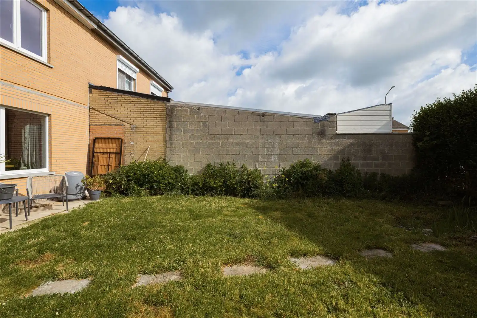 Gerenoveerde gezinswoning met tuin nabij centrum foto 11
