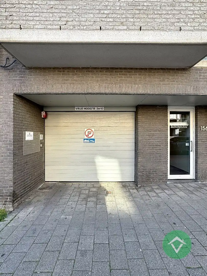 Te koop garage te Oostende  foto {{pictureIndex}}