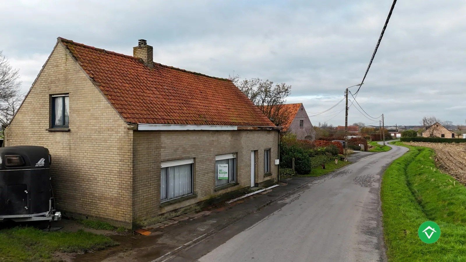 Alleenstaande woning met 4 slaapkamers te Kortemark foto 2