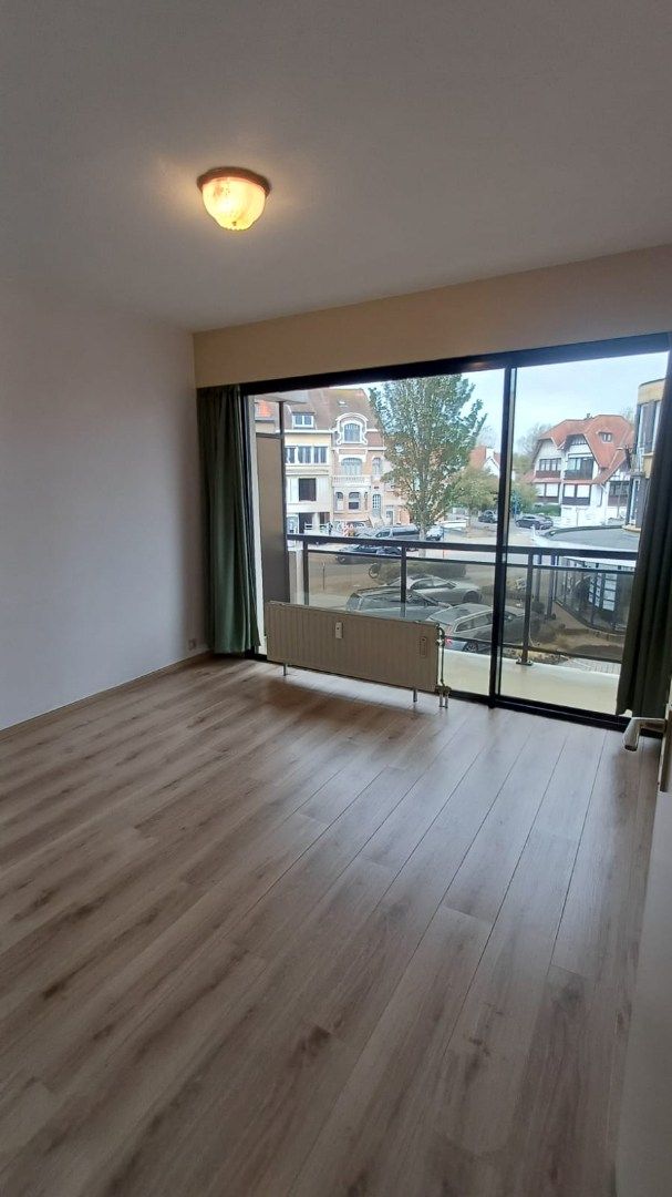 Ruim appartement met 3 slaapkamers te huur – centrum Koksijde foto 10