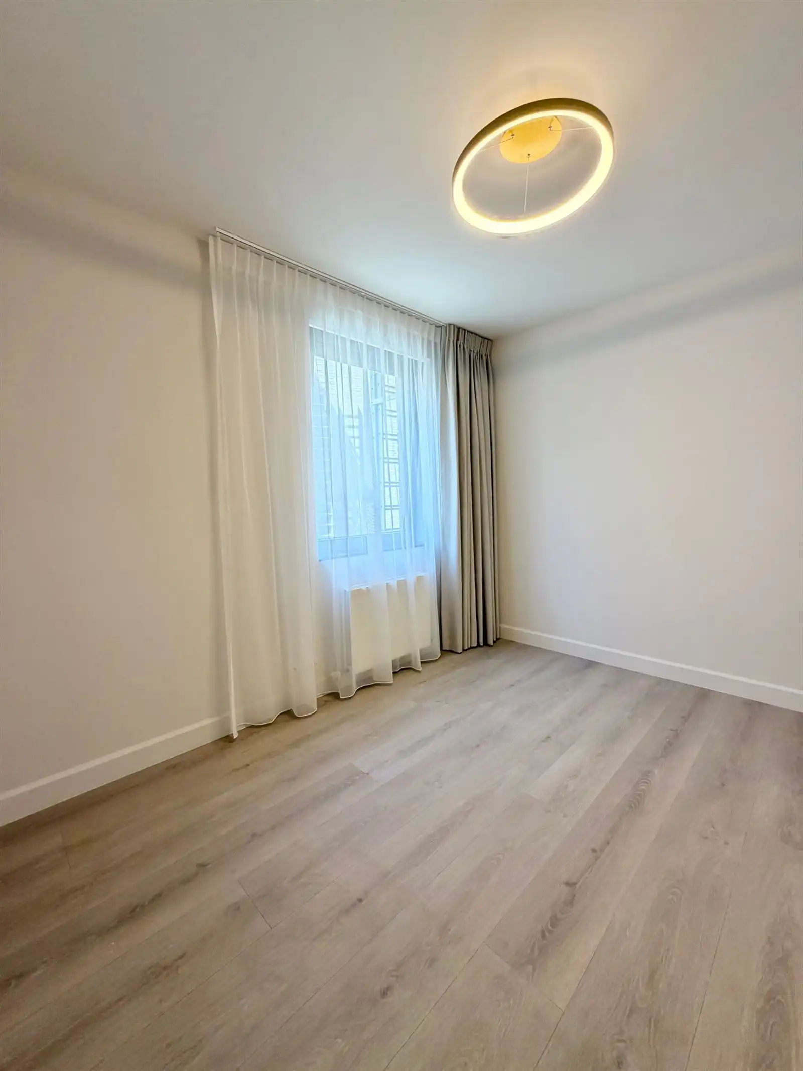 Gemeubeld 2 slaapkamer appartement van 130m² op topligging hartje stadscentum. foto 10
