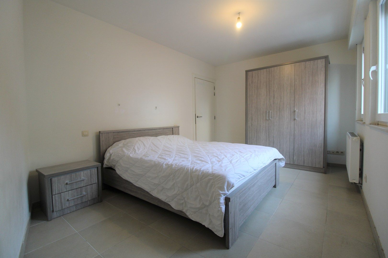 Appartement met twee slaapkamers en autostaanplaats in centrum Roeselare foto 6