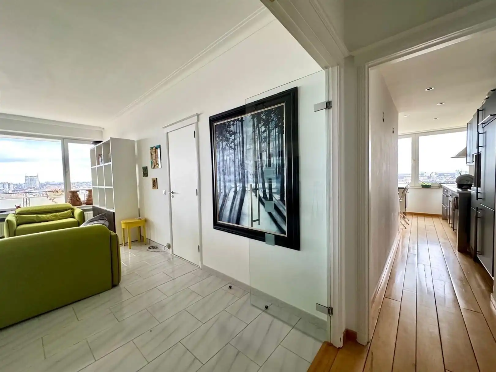 Gemeubeld hoekappartement (12e verdieping) met 3 slaapkamers foto 11