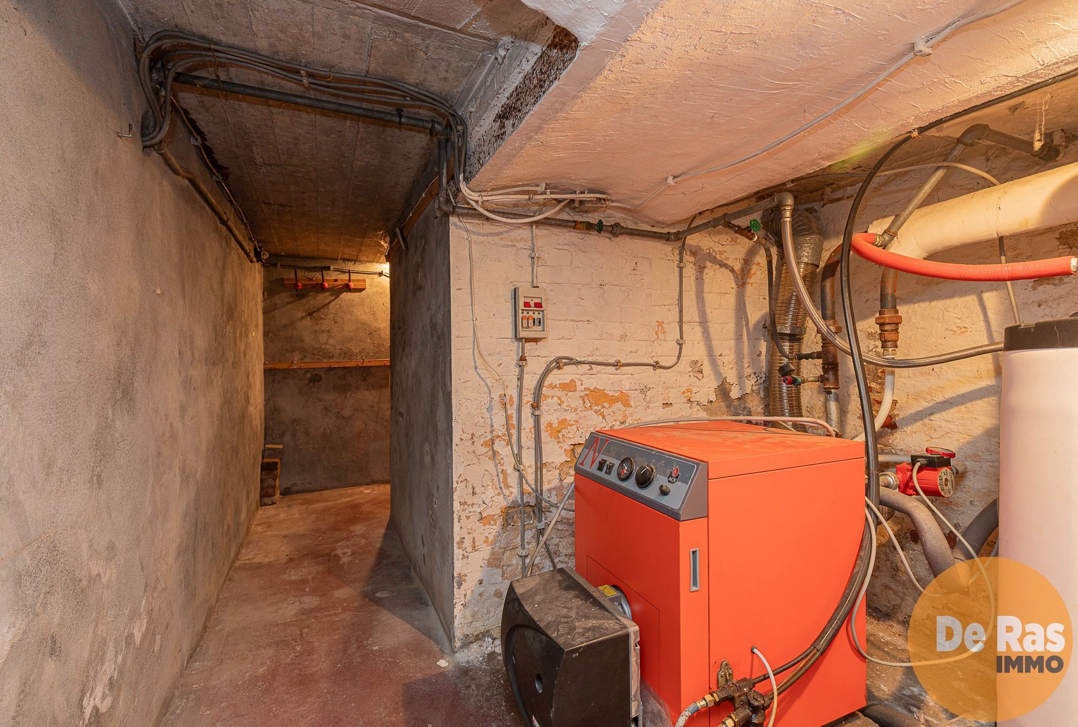 HERZELE - Stevige eengezinswoning op 200m van de markt foto 24