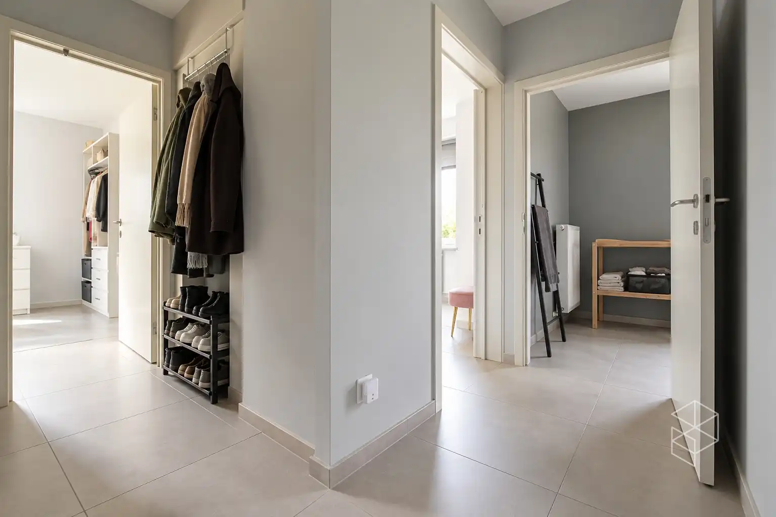 BEZOEKMOMENT NU ZATERDAG 19/09 VAN 16U TOT 18U | RUIM LICHTRIJK GELIJKVLOERS APPARTEMENT MET 2 SLKPS EN GROOT TERRAS foto 2