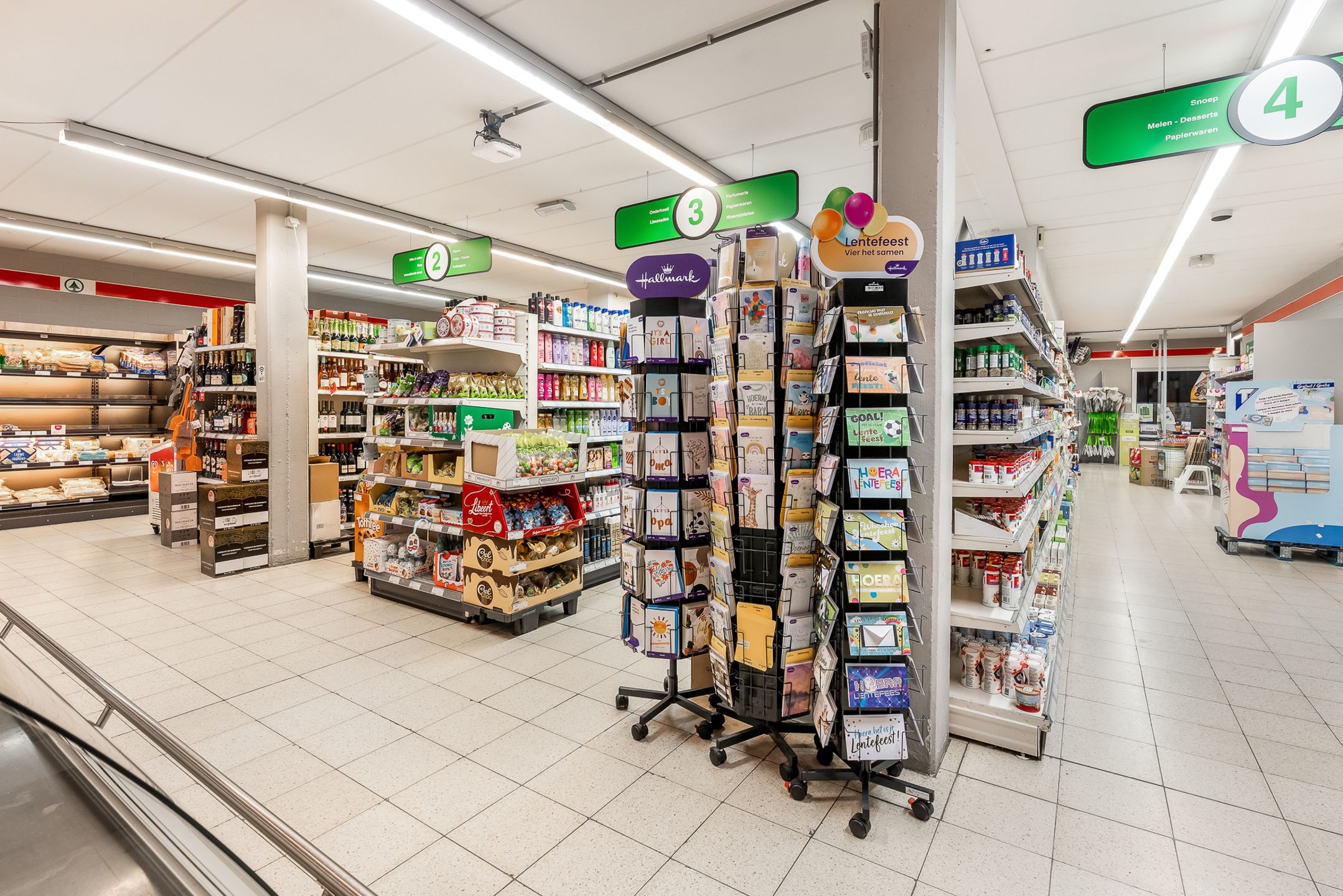 Handelsruimte + duplex op 17a31ca te Veldwezelt foto 2