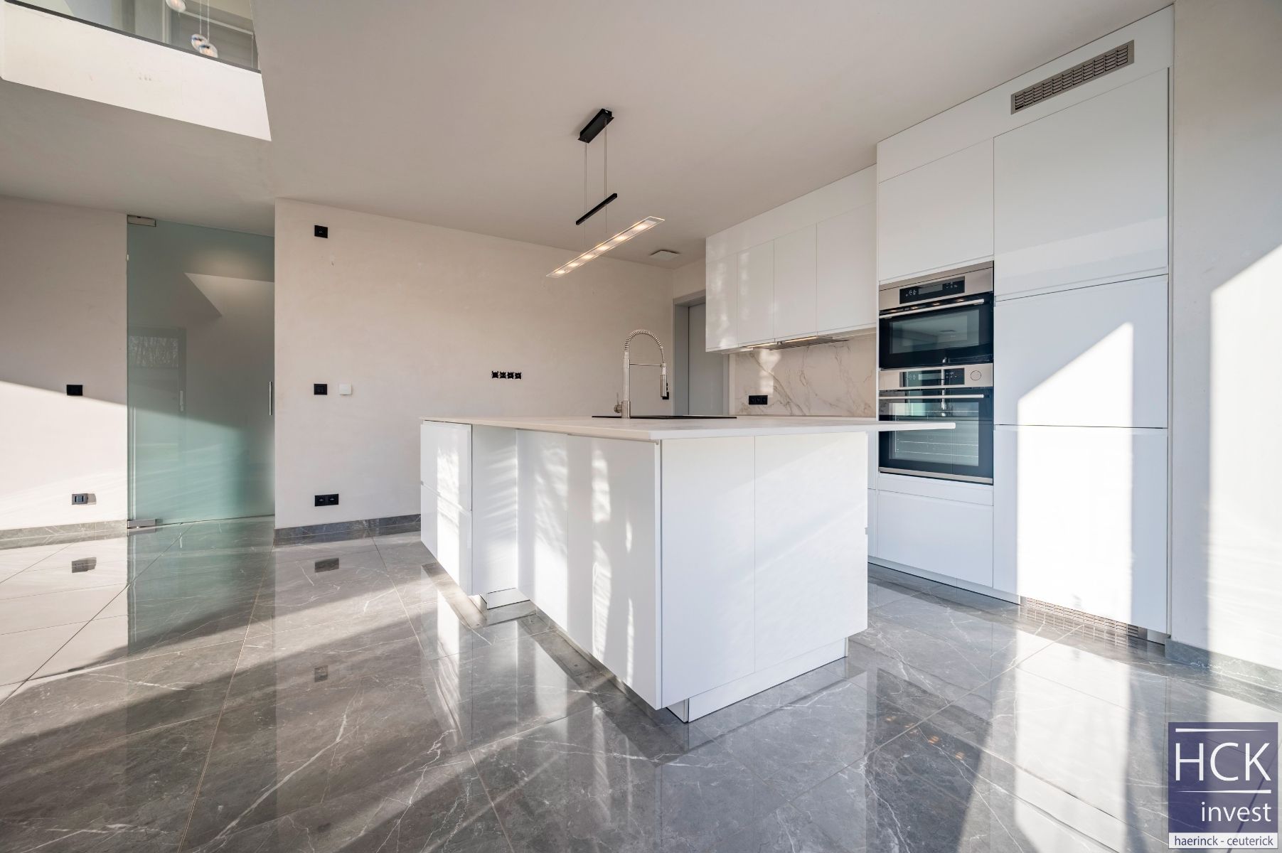 ZULTE - Uitzonderlijk ruime nieuwbouwwoning met high-end afwerking! foto 12