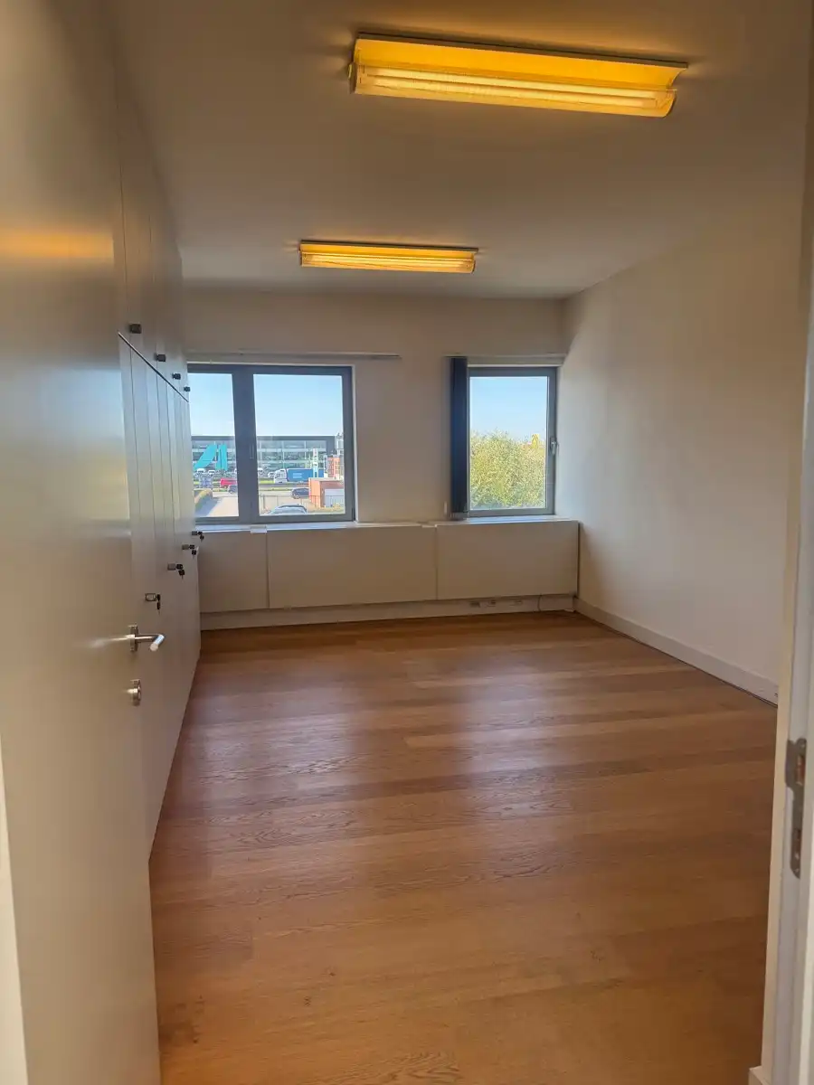 Kantoren / Multifunctionele Ruimte te Huur foto 8