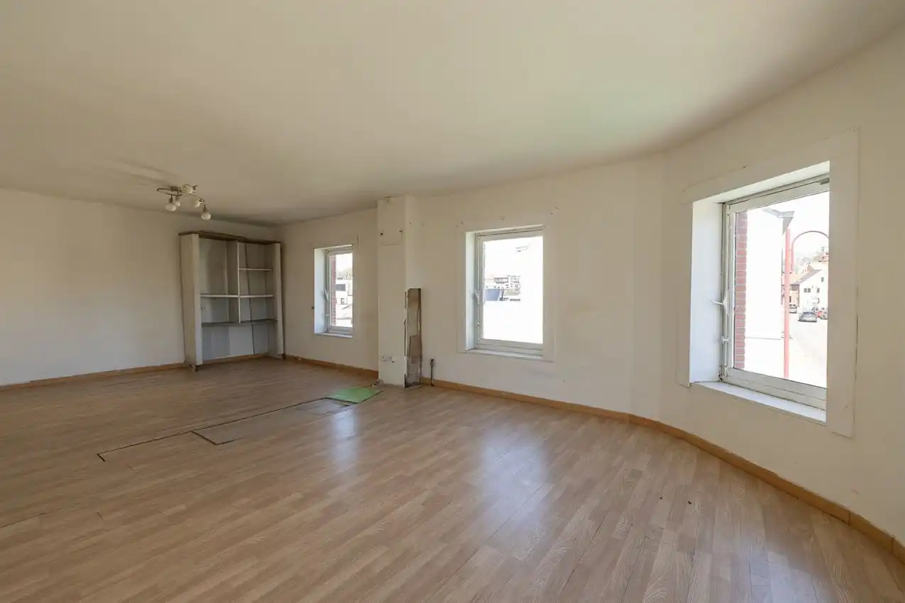 Handelszaak uiterst commercieel gelegen foto 12