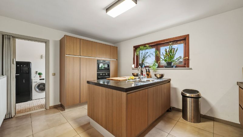 Villa van 285m² op 10a16ca met 5 slaapkamers foto 6