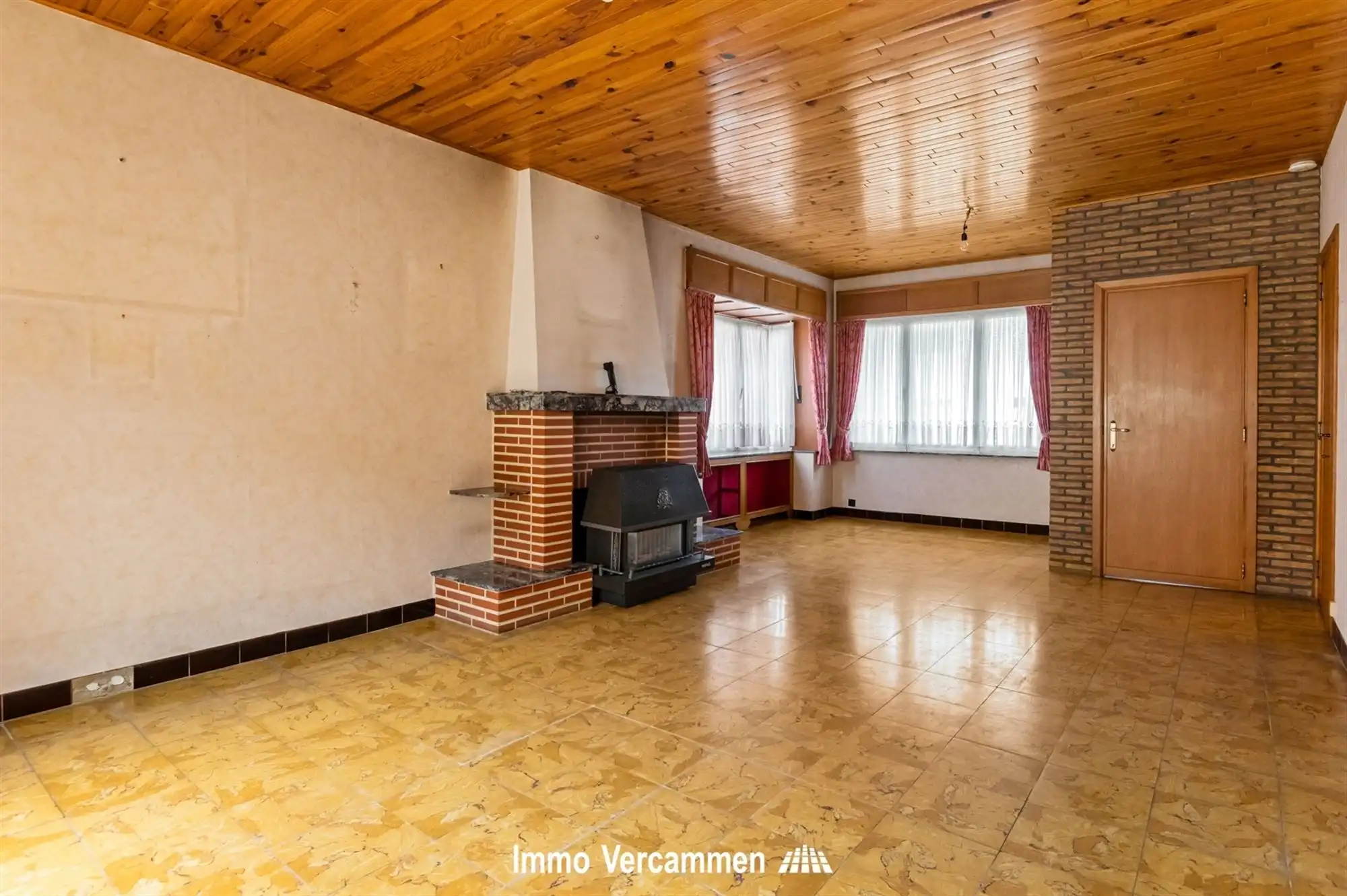 Te renoveren gezinswoning, uiterst gunstig gelegen te Sint-Katelijne-Waver foto 2