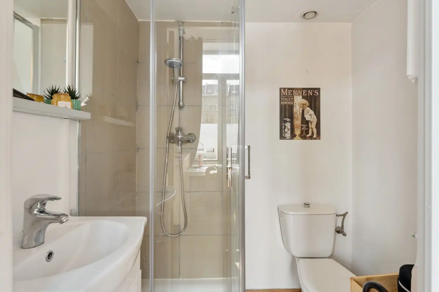 Vergund studentenhuis met een groen kotlabel en een nieuw dak(2025) bestaande uit 7 gemeubelde kamers met eigen sanitair en 1 studio te Leuven! foto 3