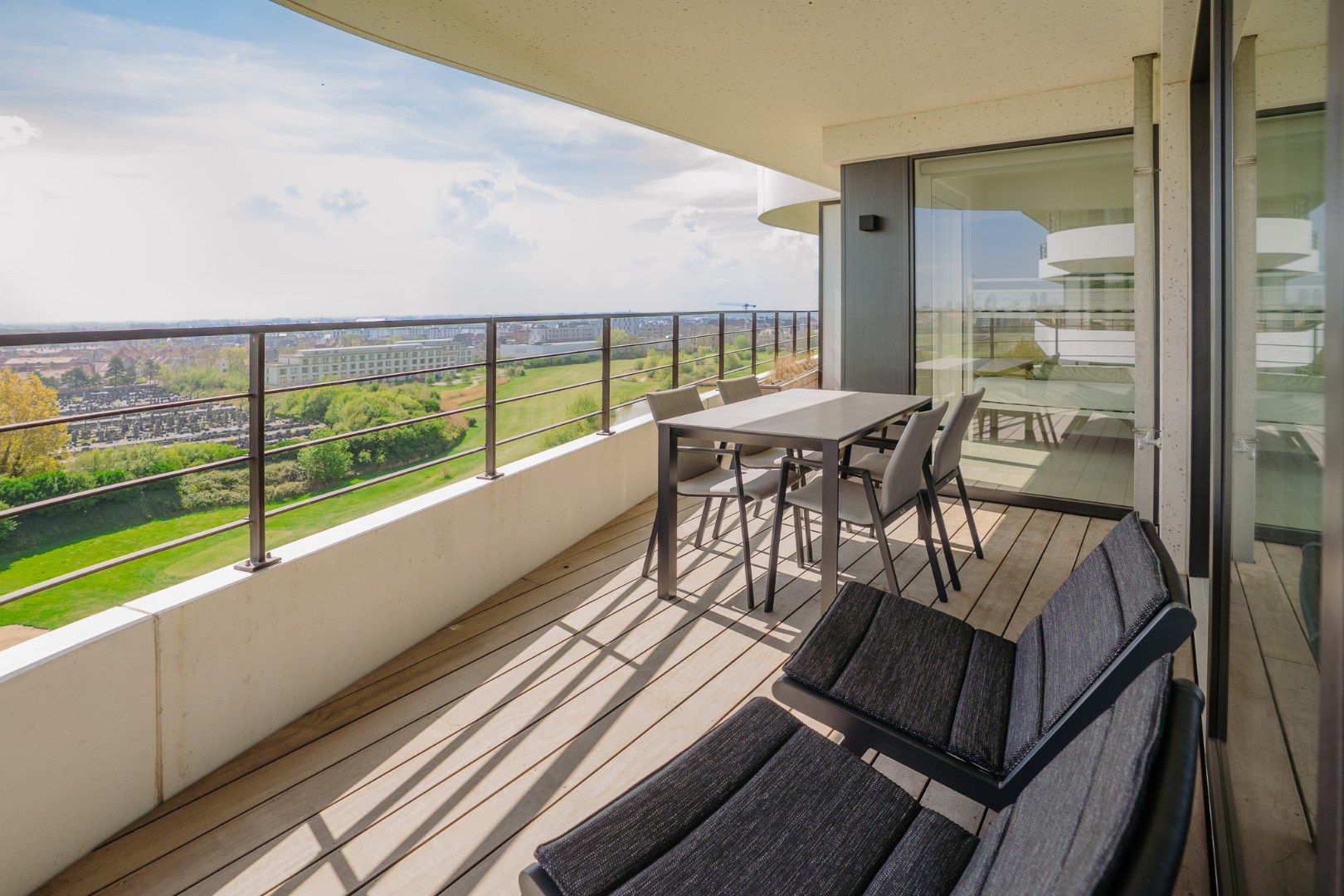 HIGH END 3 SLPK APP - TERRAS - ZICHT OP GOLF foto 3