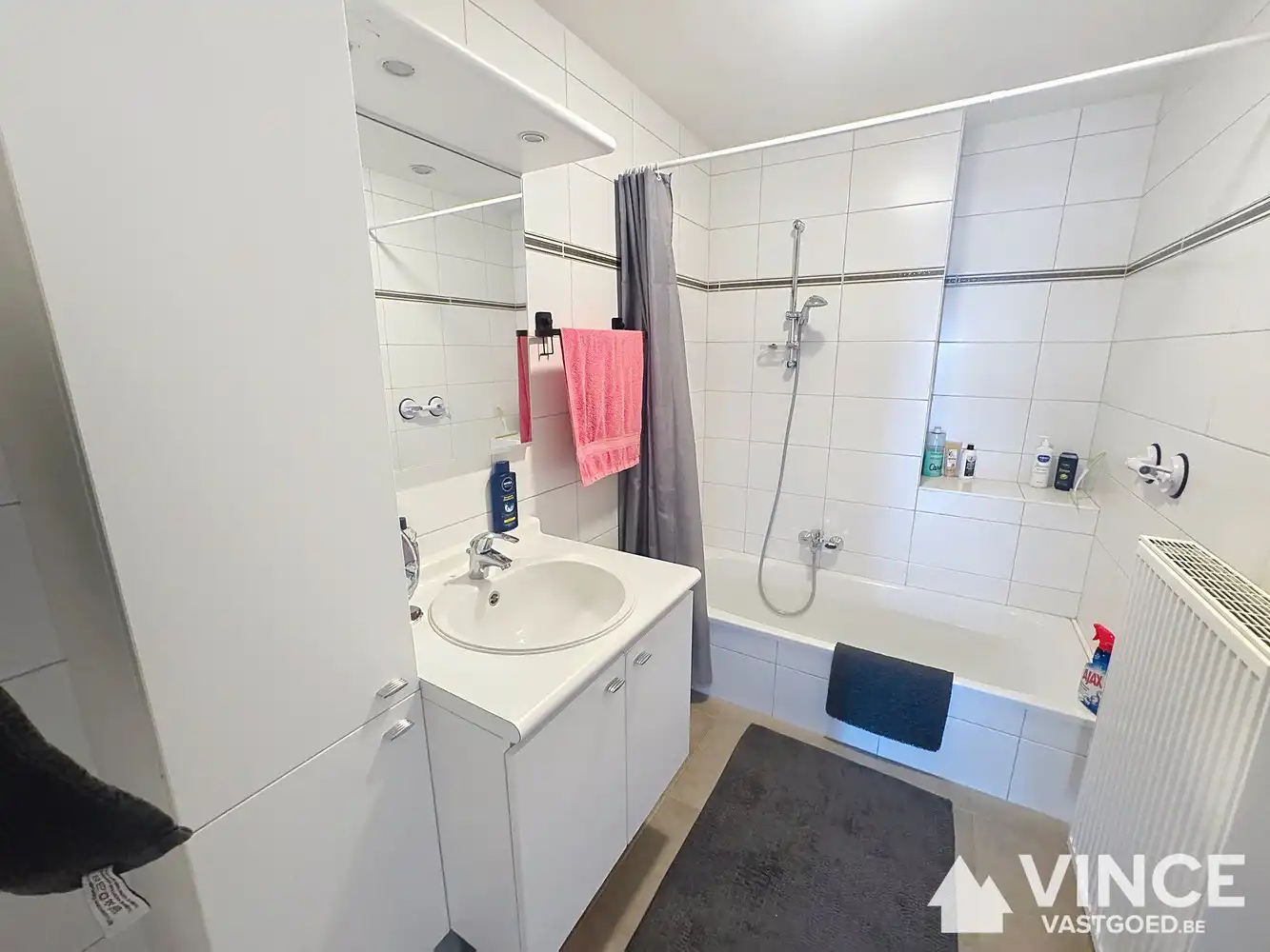 Ruim twee-slaapkamerappartement  met zonnig terras foto 10