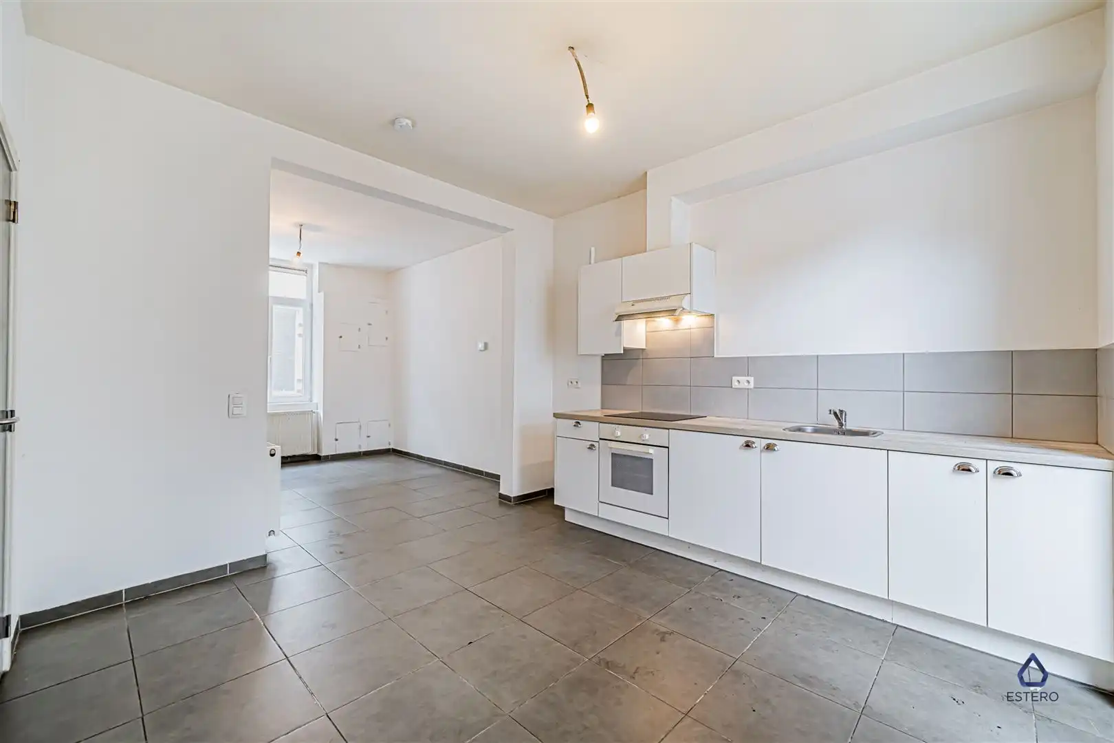 Gerenoveerde rijwoning met 4 slaapkamers in hartje Eeklo foto 4