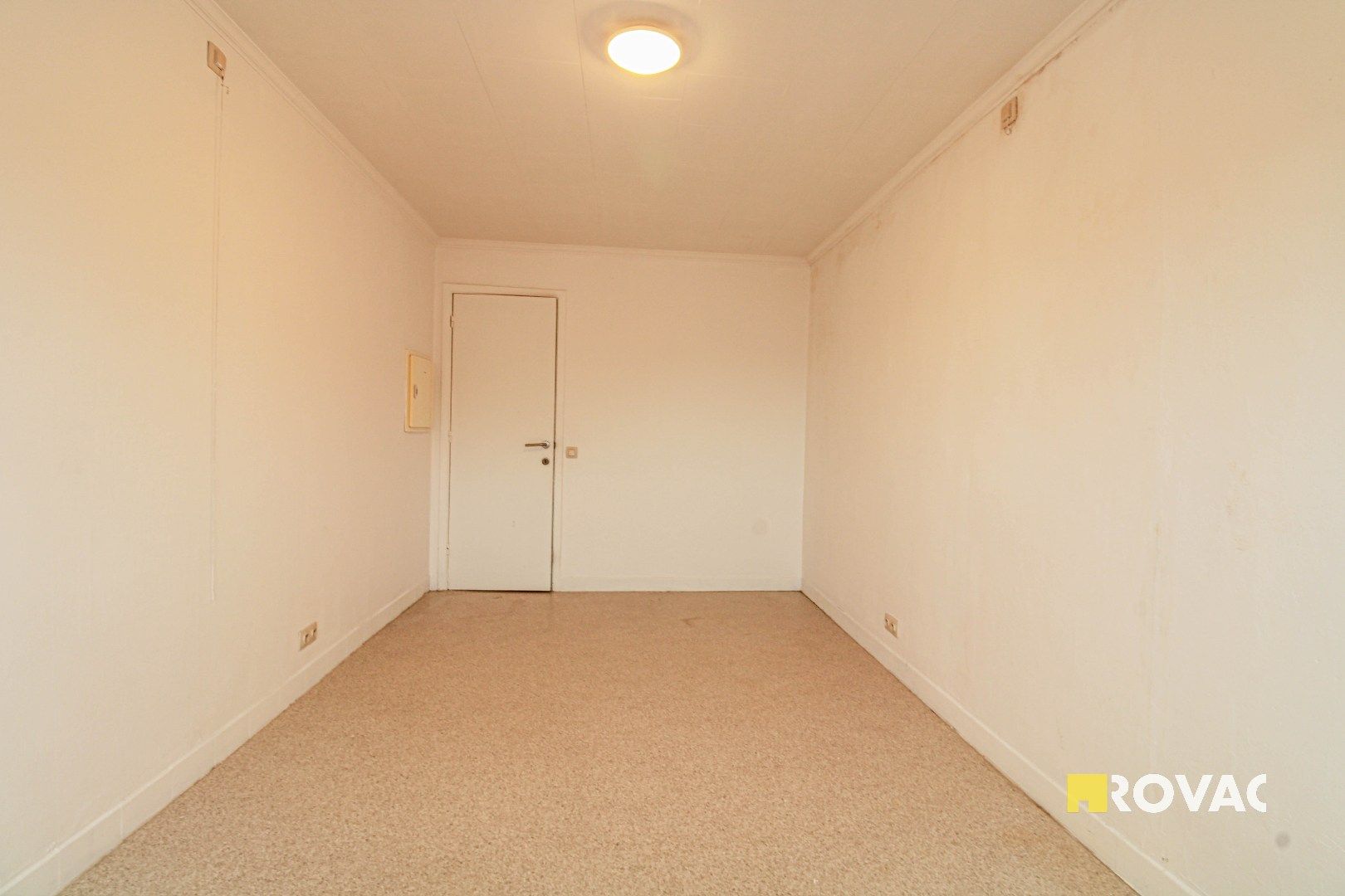 Éénslaapkamer appartement op de 2e verdieping met garage - gelegen op 500 meter van centrum!  foto 9