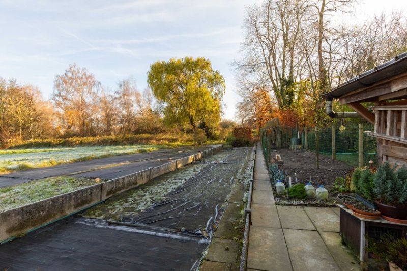 Roeselare - Starterswoning met voldoende kamers en leuke tuin foto 19