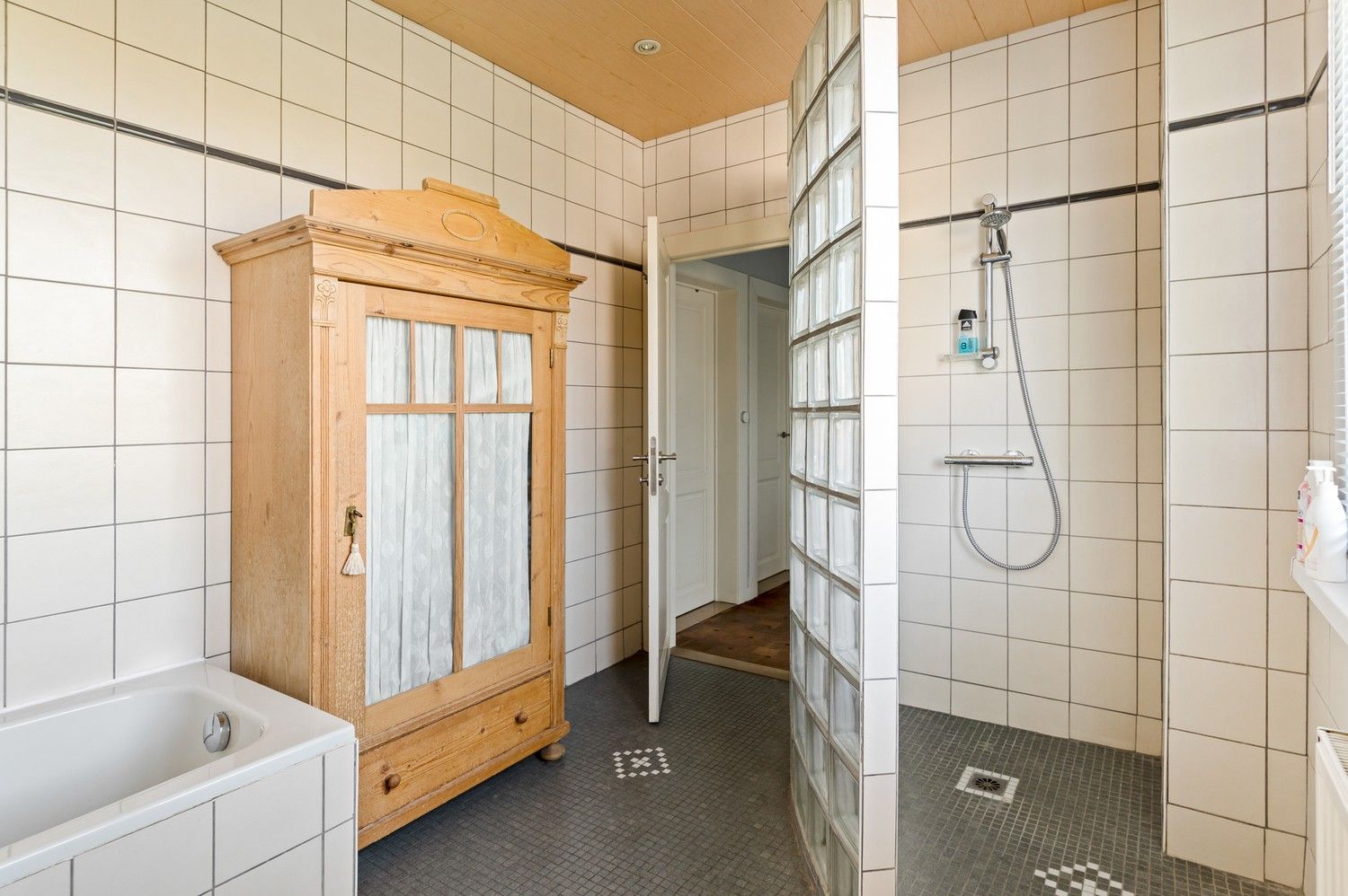 Huis met 5 slaapkamers en tuin in Borsbeek! foto 27
