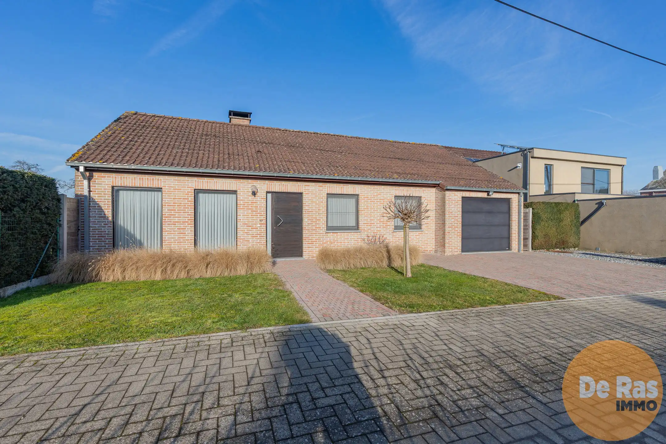 OORDEGEM - Instapklare bungalow/3 slp/garage en mooie tuin! foto {{pictureIndex}}