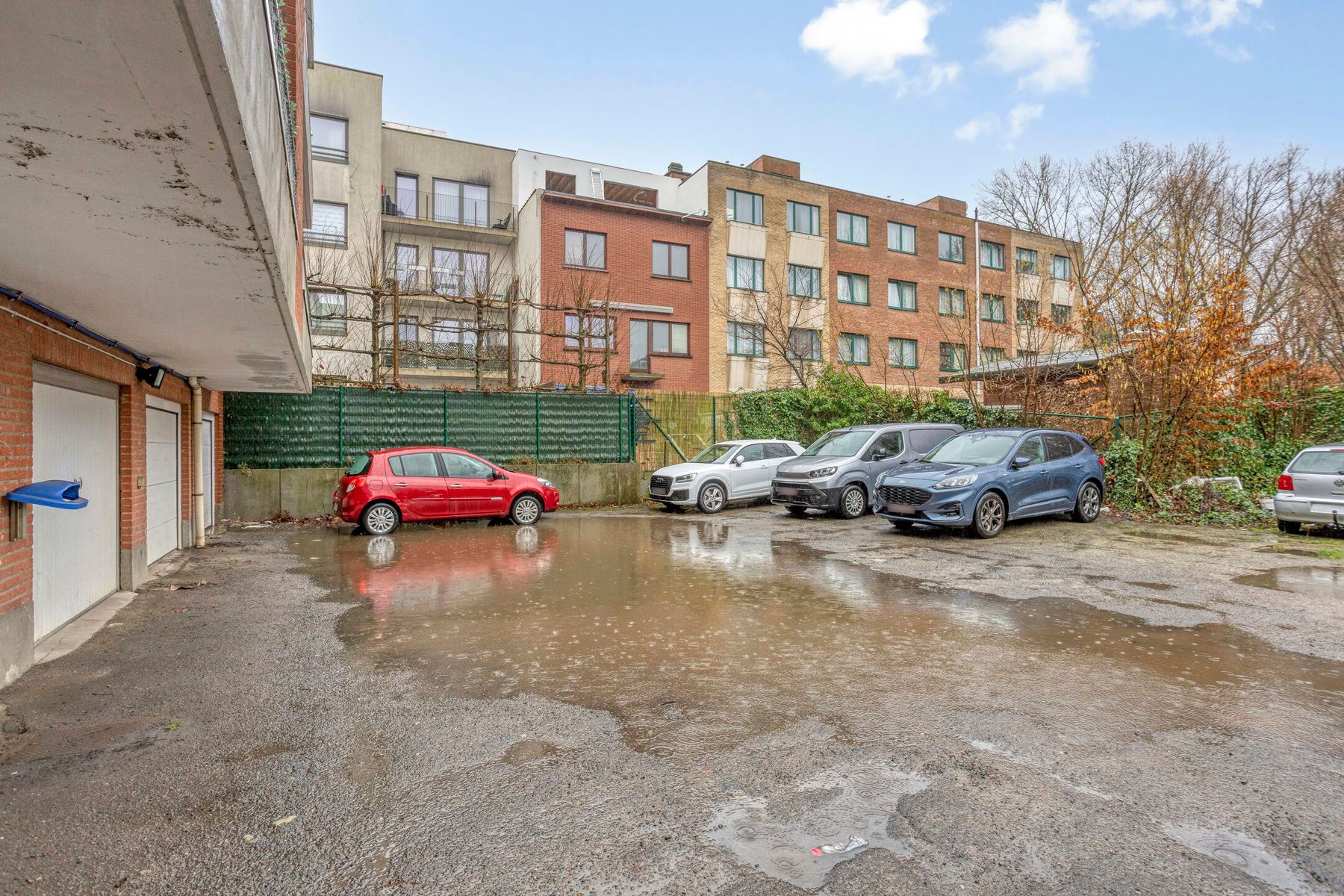 Ruim instapklaar appartement met parking foto 22