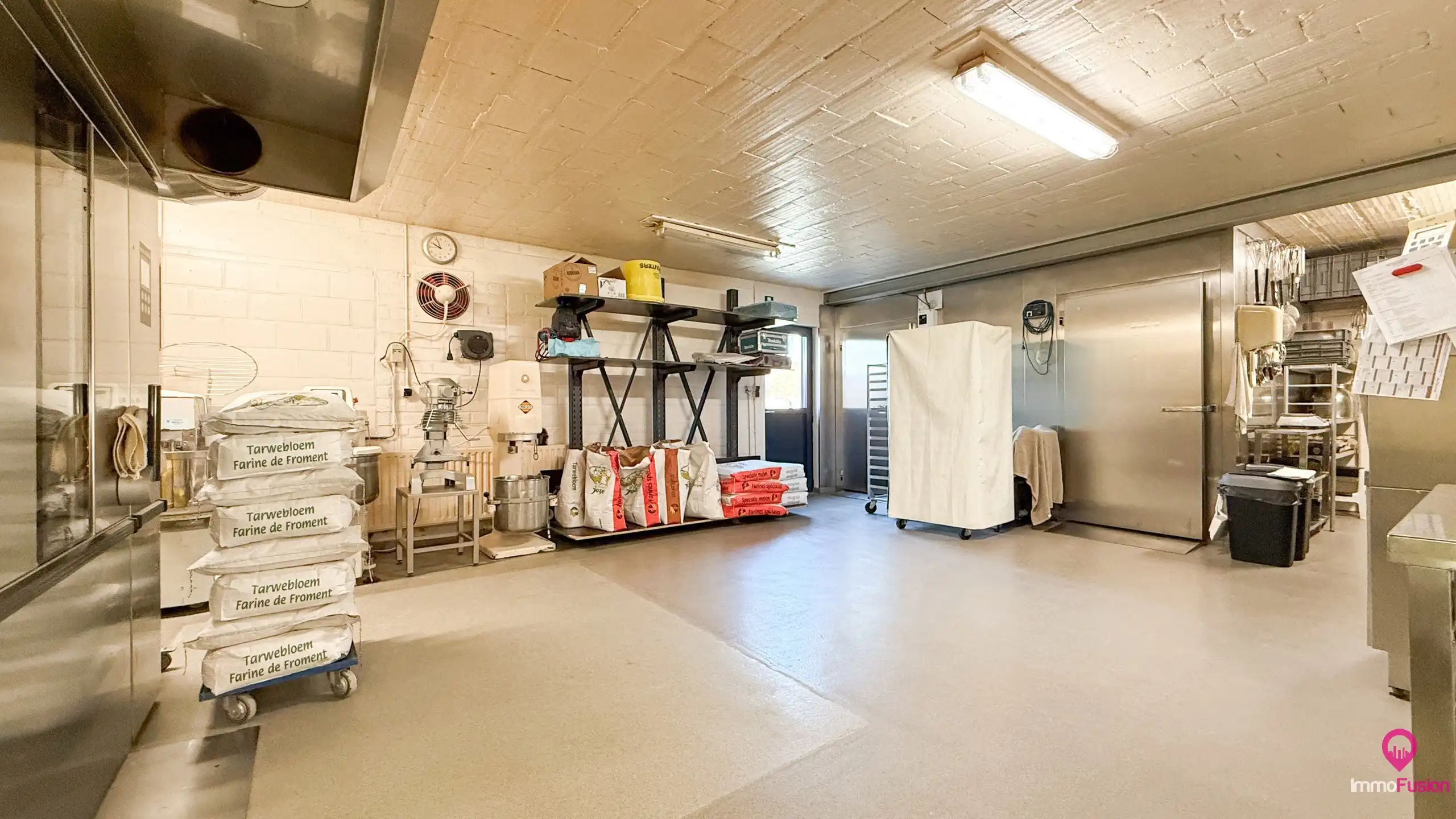 Instapklare bakkerij met woonst in het centrum van Zolder! foto 19