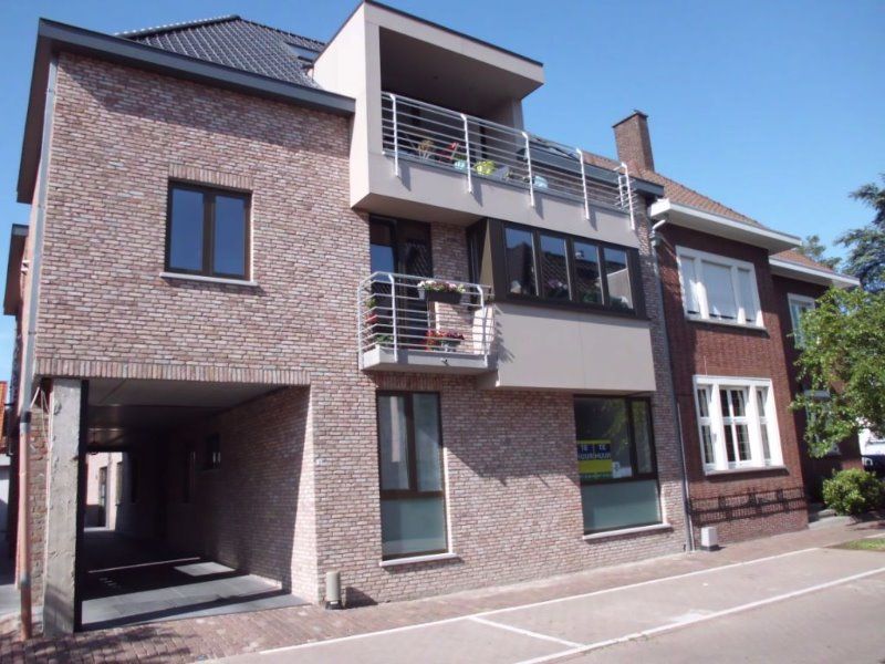 Recent appartement in hartje Oedelem foto {{pictureIndex}}
