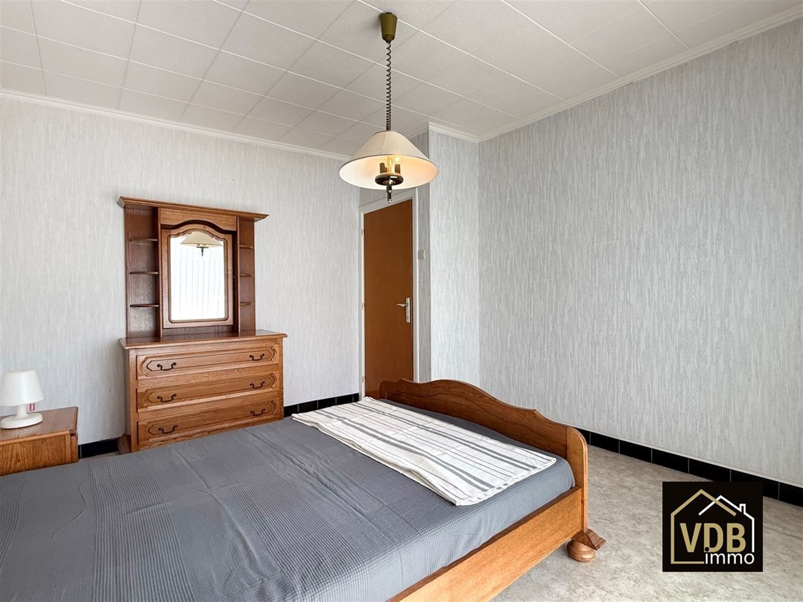 WONING MET 3 SLAAPKAMERS - GARAGE EN LEUKE TUIN foto 31