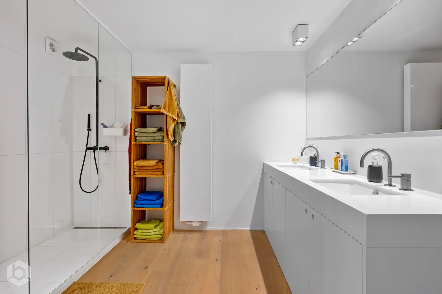 Ruime penthouse met 2 slpkrs, royaal dakterras en ruime garage foto 13