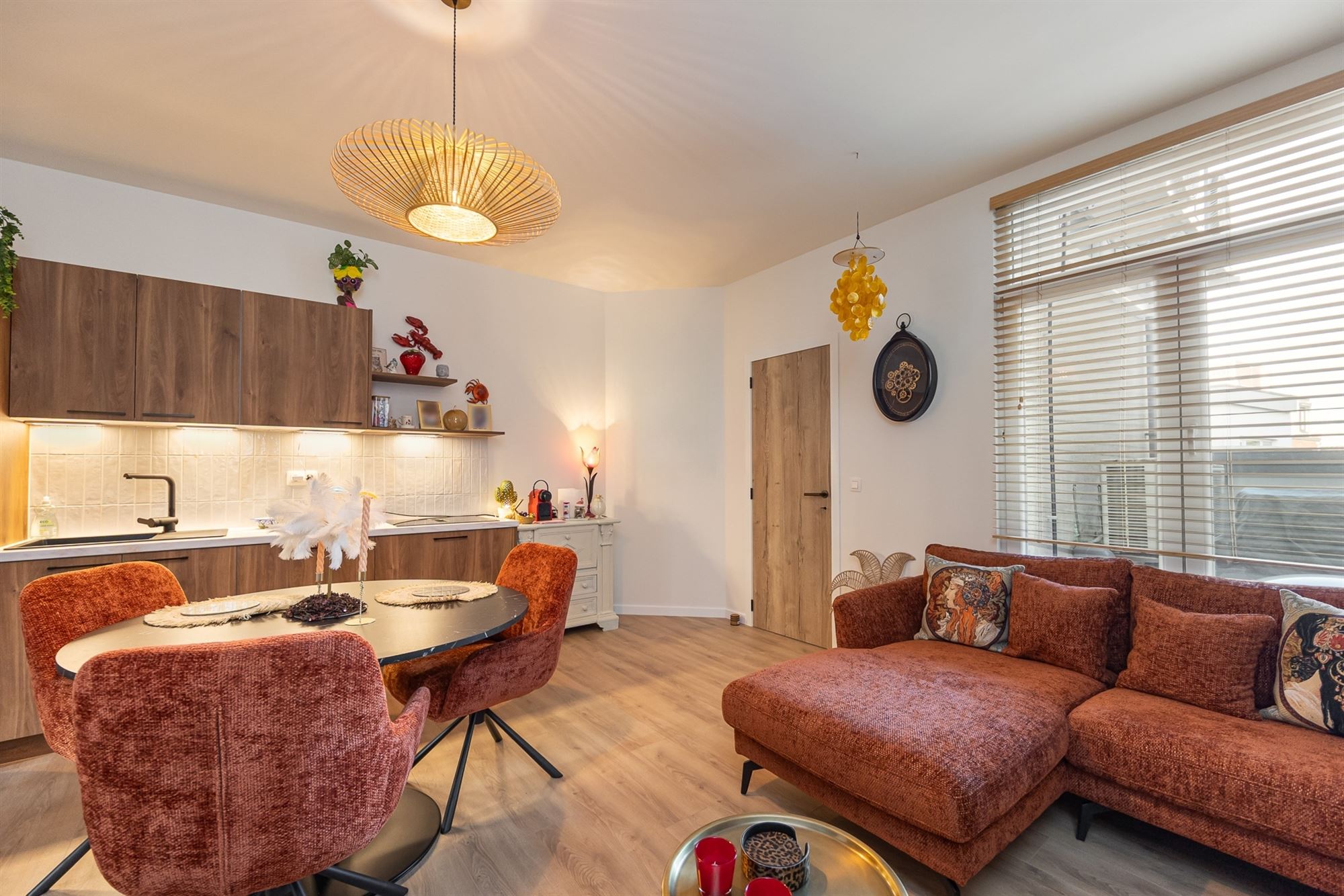 Gerenoveerd app. met 2 slaapkamers en terras foto 3