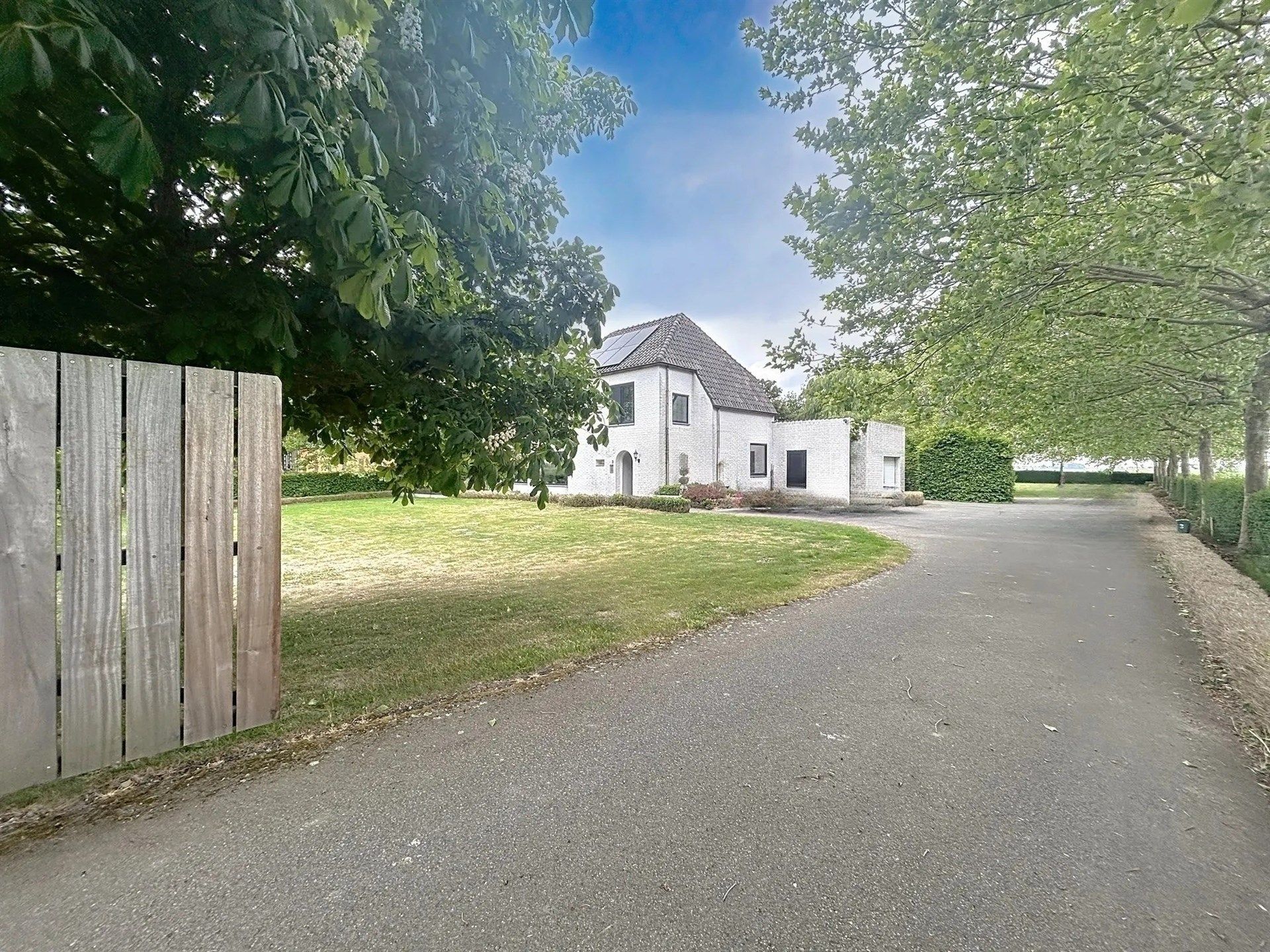 Villa met 5 slaapkamers en garage op toplocatie foto 26