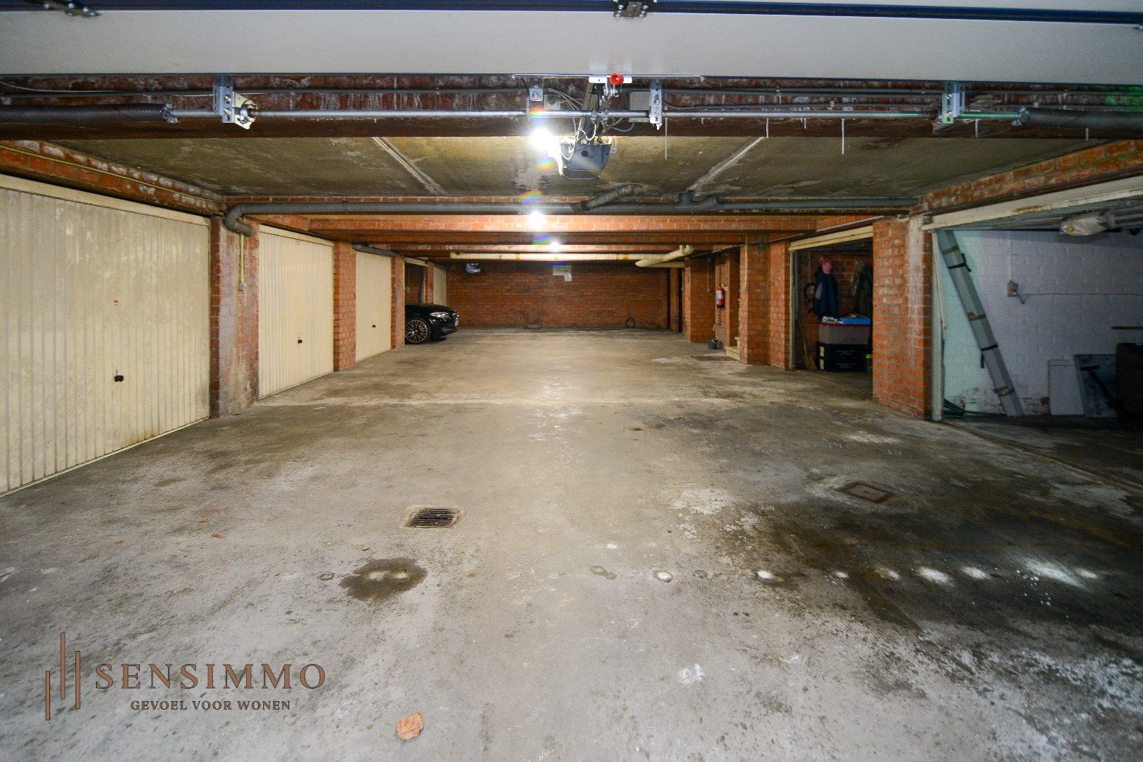 Ruim 3 slaapkamerappartement met garagebox nabij centrum foto 17