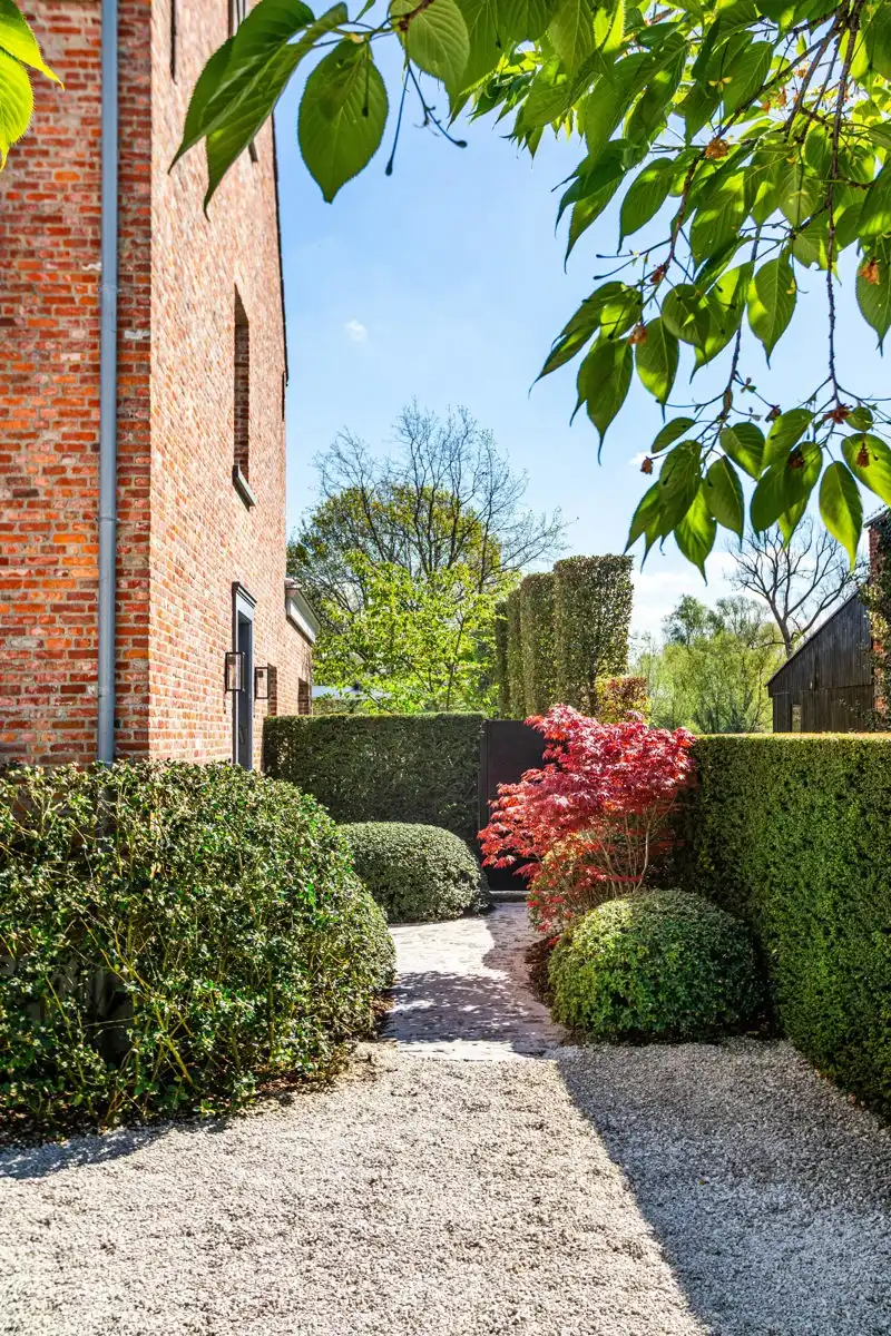 Exclusieve instapklare woning met zwembad en open groenzicht foto 10