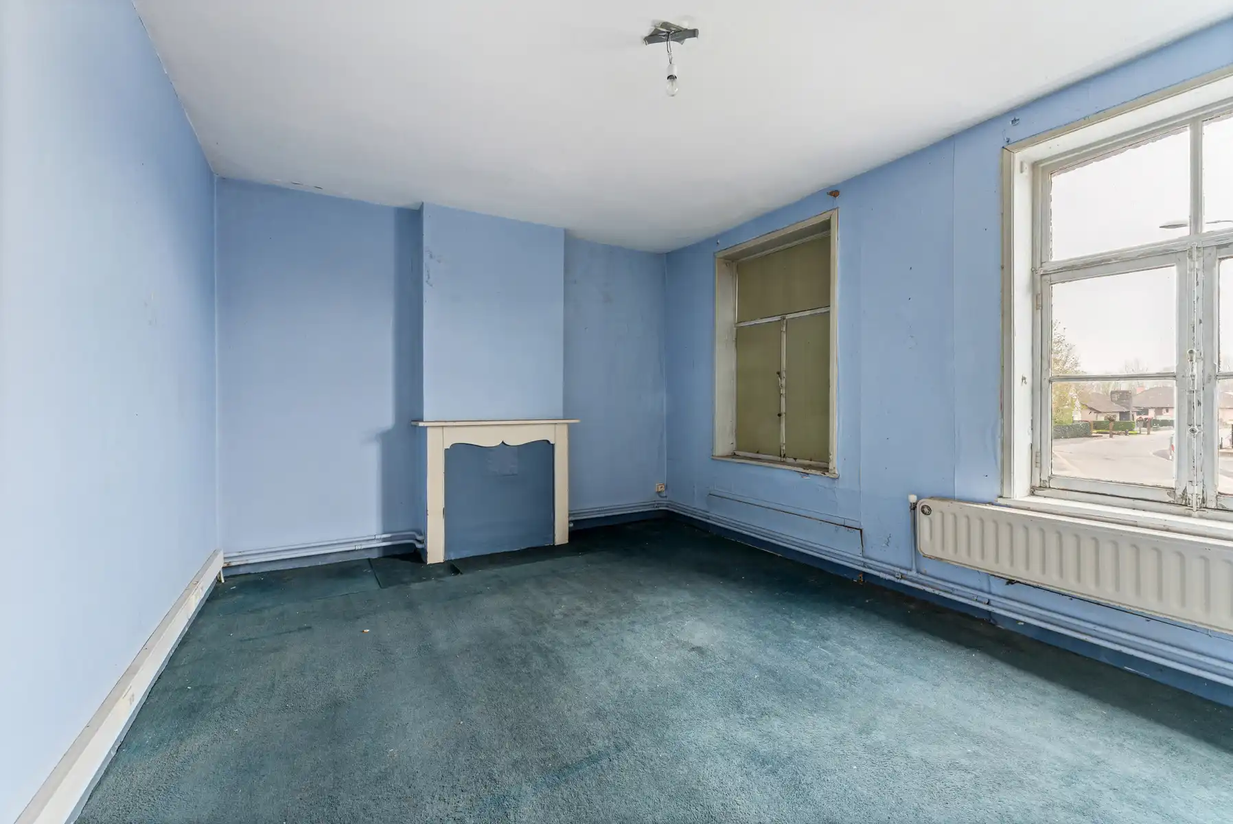 Ruime te renoveren woning met garage in centrum Kortemark foto 9