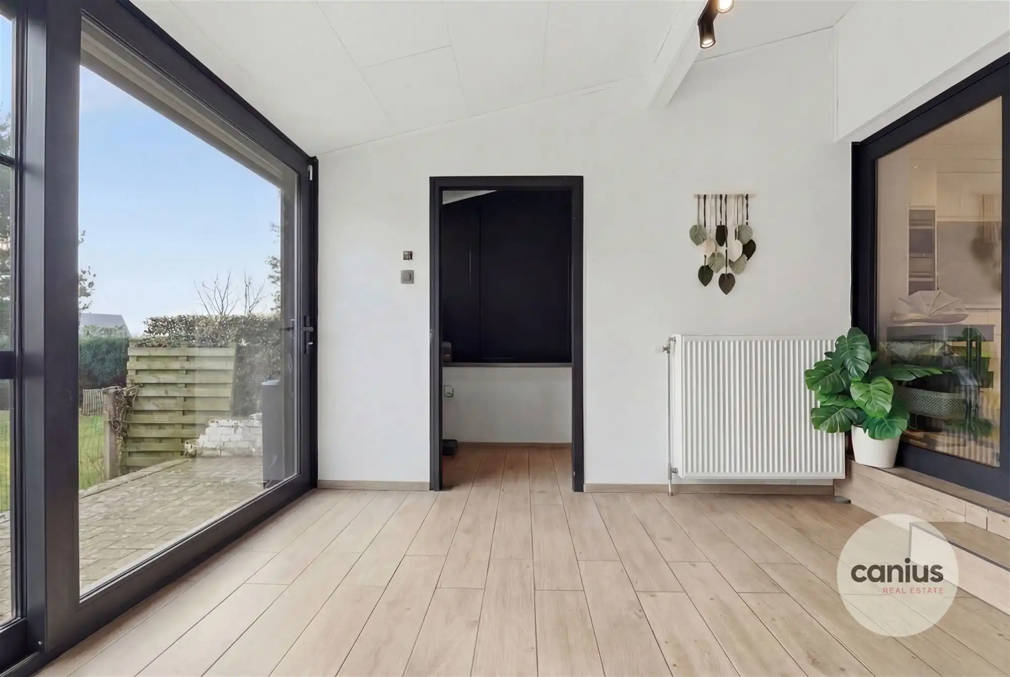 GERENOVEERDE VRIJSTAANDE WONING MET 4 SLAAPKAMERS EN EEN GEZELLIGE TUIN IN WALSHOUTEM foto 9