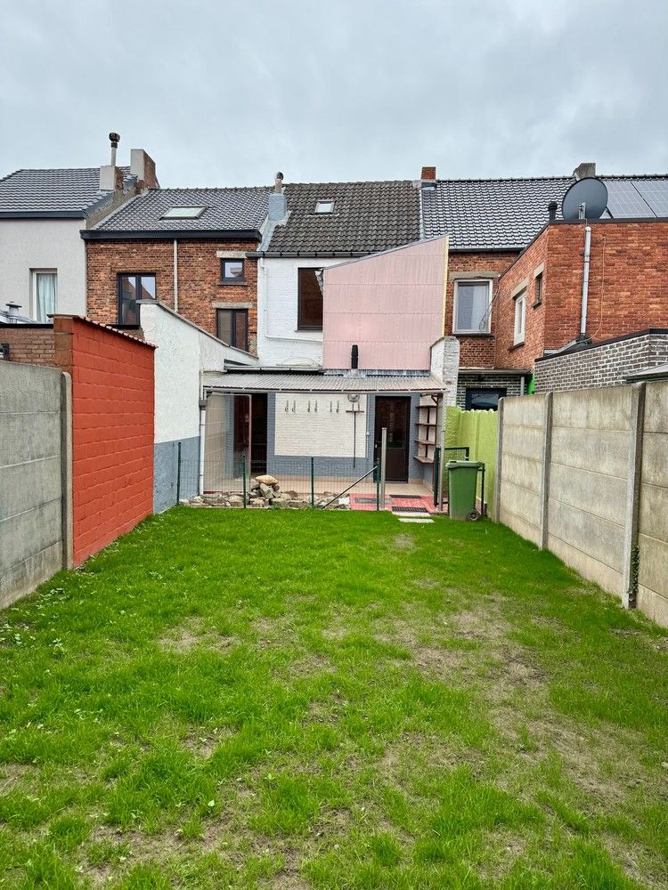 Goed gelegen rijwoning met tuin foto 22