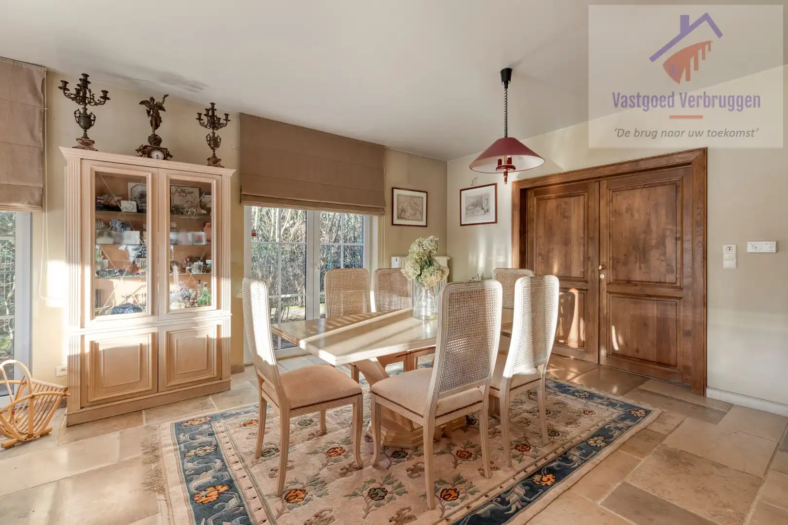 Open bebouwing met 4 slaapkamers en ruime tuin foto 5