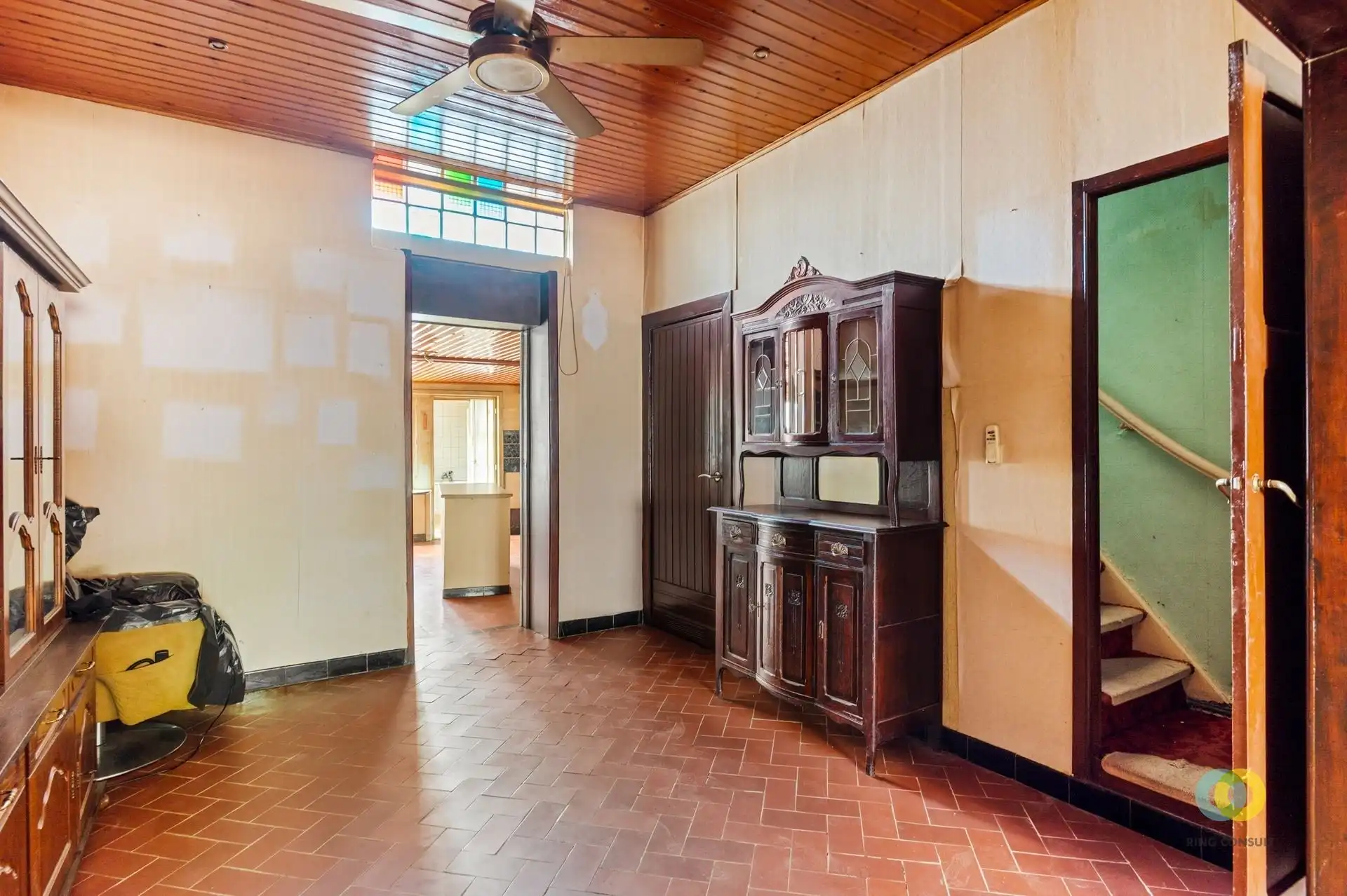 Woning met veel renovatie potentieel  foto 3