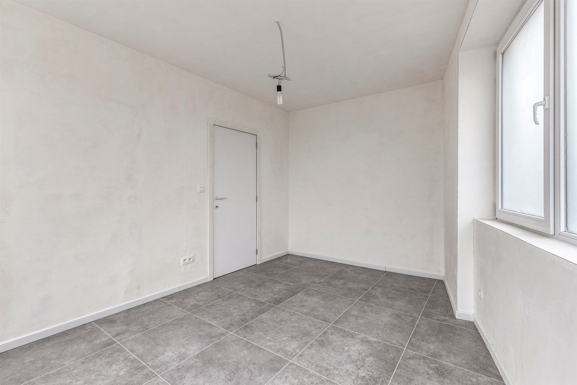 Vernieuwbouw appartement 2025 met aparte privatieve toegang foto 12