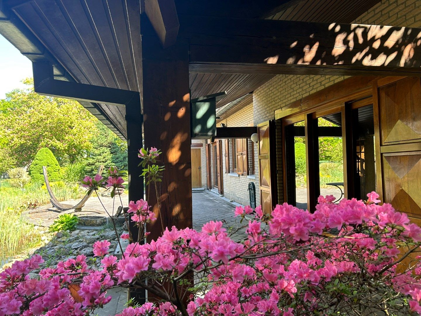 Ruim ingedeelde villa met 7 slaapkamers, dubbele garage en volledig omheinde tuin  foto 32