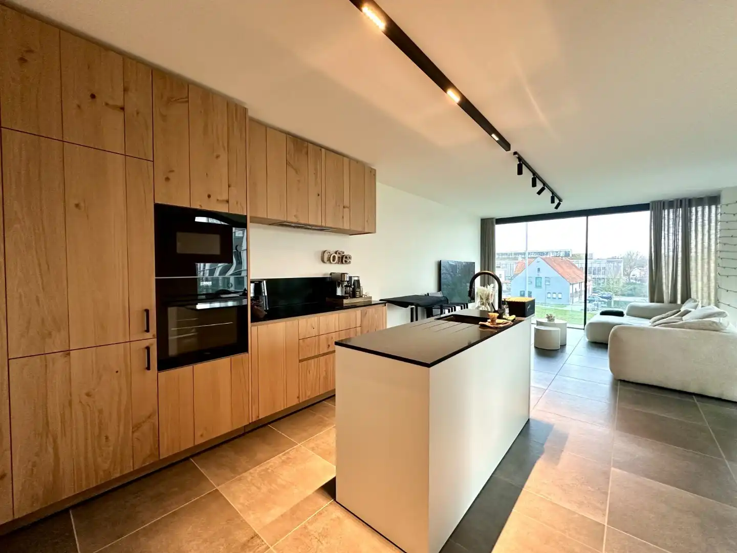 Stijlvol afgewerkt nieuwbouwproject foto 2