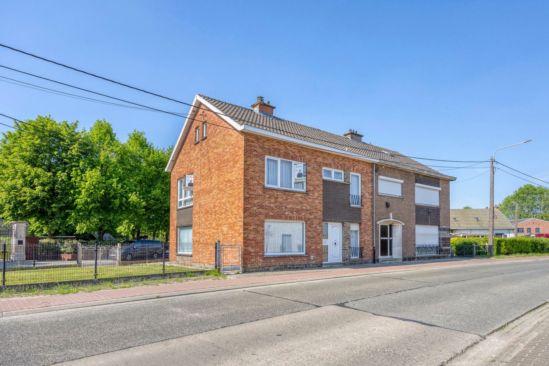Hoofdfoto van de publicatie: Te renoveren ruime woning in het hart van Sint-Anna (Hamme)