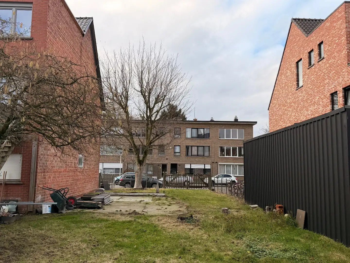 Bouwgrond van 297 m² voor een halfopen bebouwing! foto 3