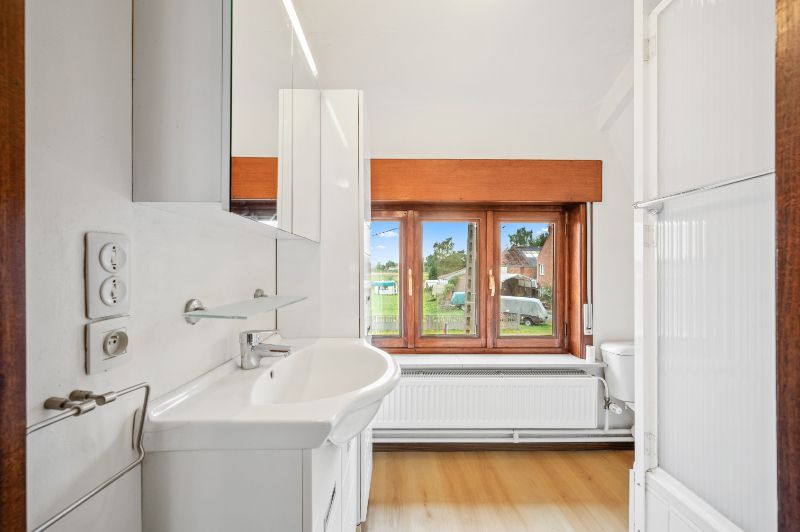 Open bebouwing met 4 slaapkamers. foto 20