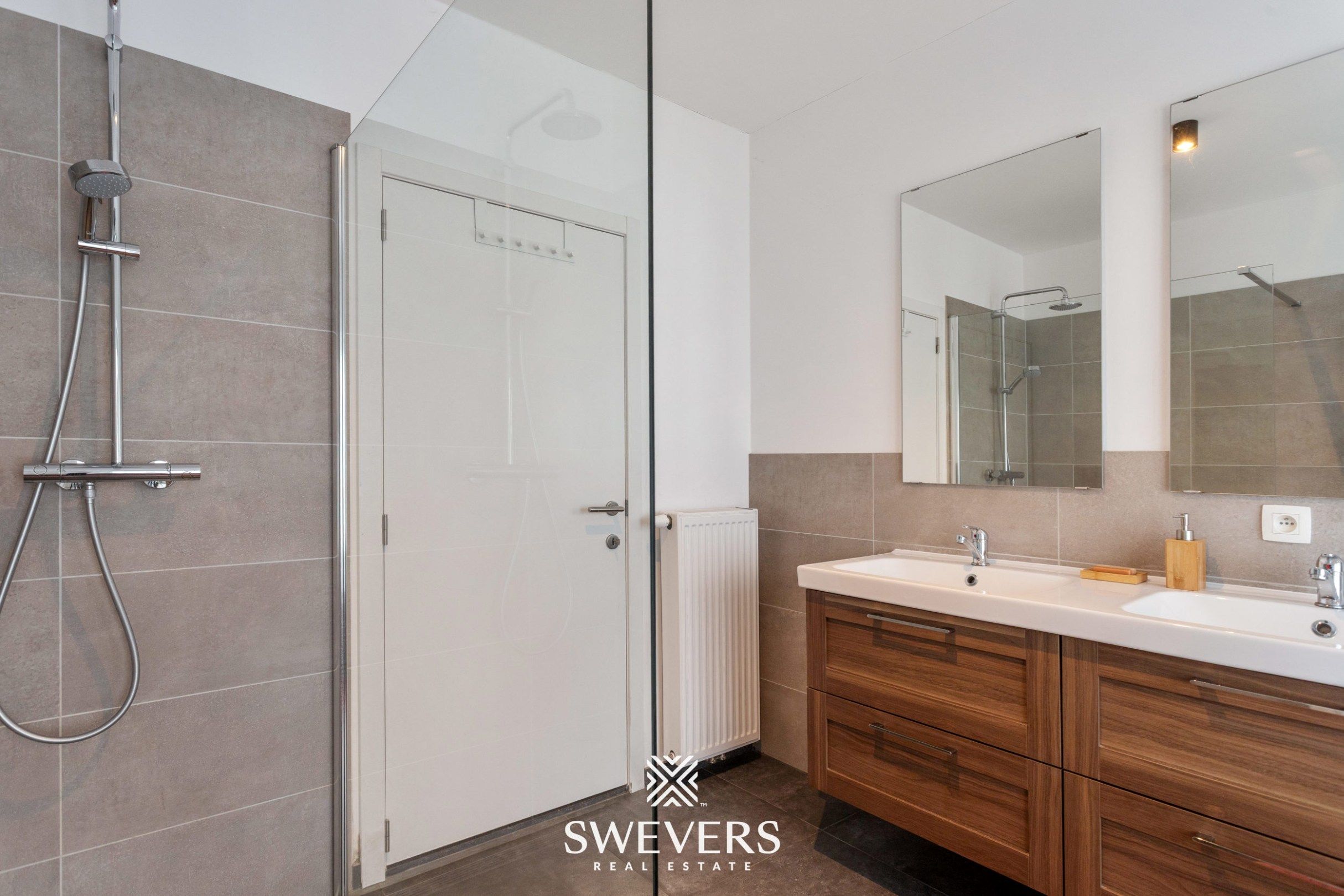 Ruim appartement (125m²) met 3 slpk in hartje Leopoldsburg foto 25