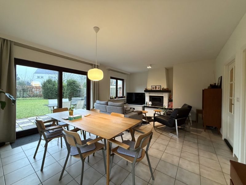 Instapklare halfopen woning met tuin nabij Sint-Pietersstation foto 3