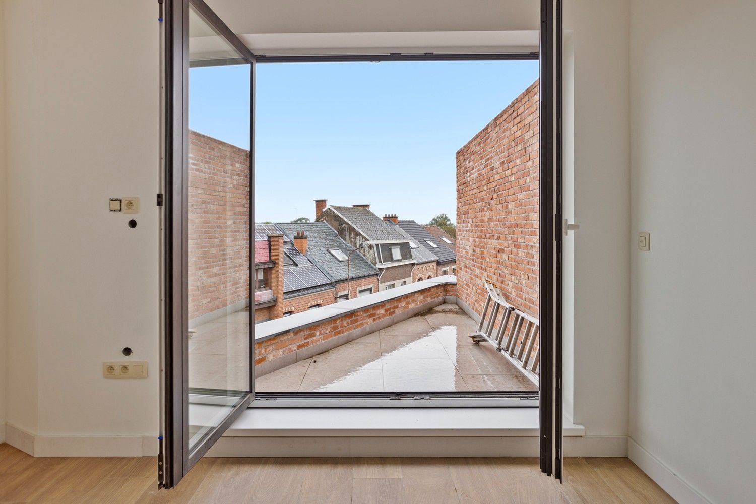 Instapklaar appartement met 2 slaapkamers en lift. foto 18