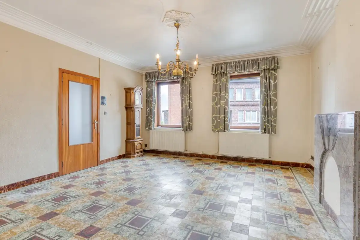 Half open bebouwing (hoeve) met 5 slaapkamers, tuin, terras en zeer ruime garage in Oorbeek (Tienen)! – EPC 730 kWh/m² - bewoonbare opp. 195 m² foto 4