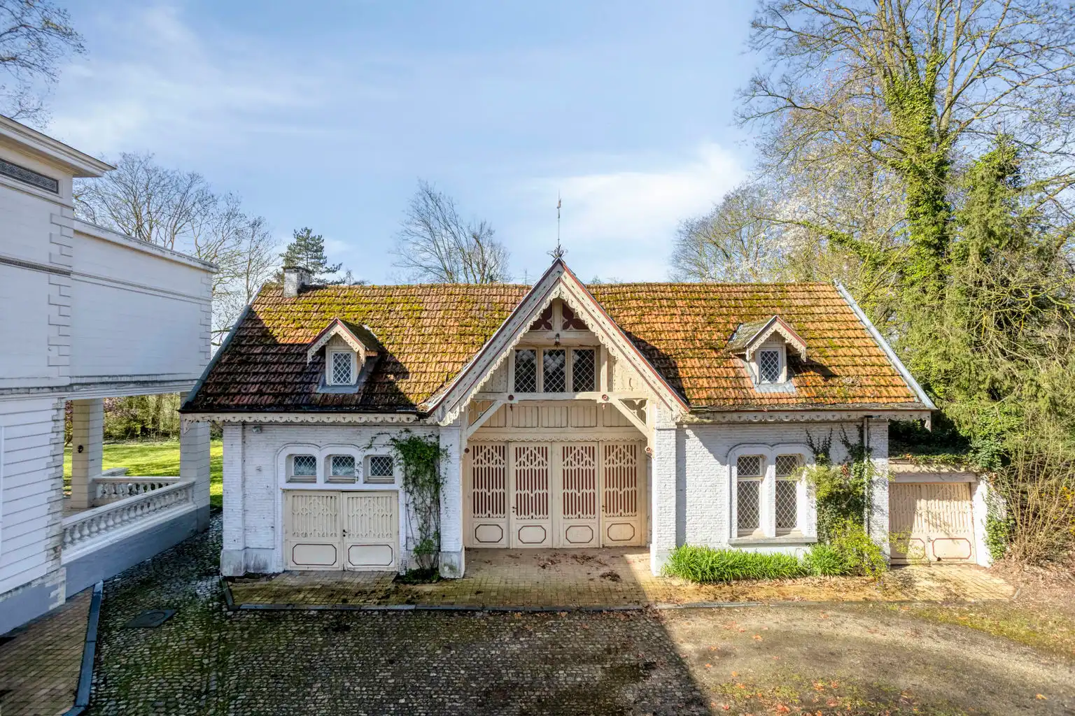 VILLA MET KOETSHUIS EN LANDGOED IN TIENEN foto 5