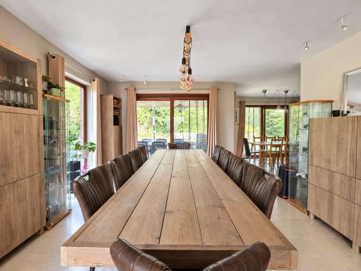 Villa met 4 slaapkamers in groene omgeving. foto 4