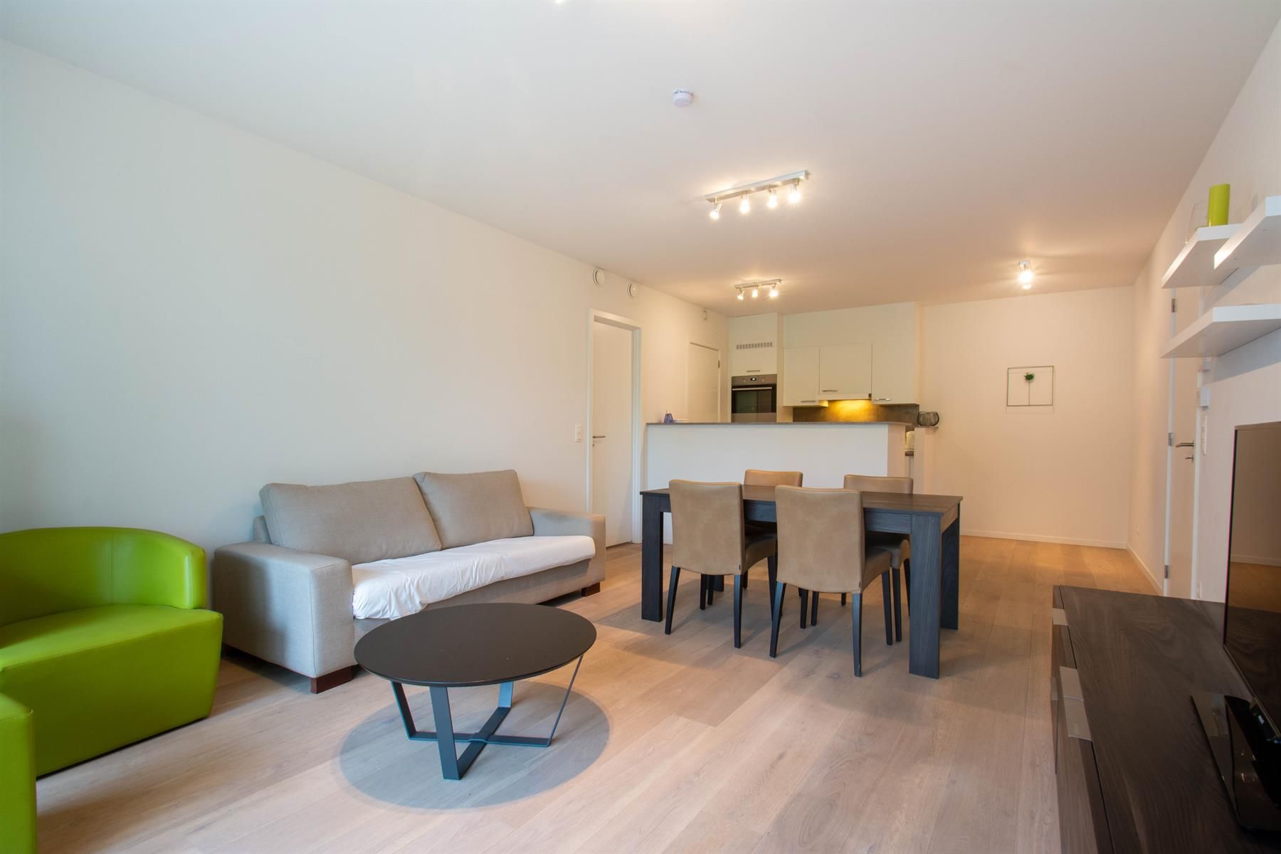 Prachtig 2 slpk appartement met TERRAS (NAVO) foto 4